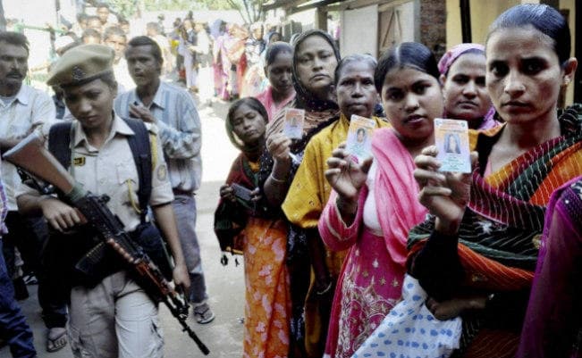 सात राज्यों में शांतिपूर्ण हुआ मतदान, नोटबंदी के बाद मोदी की पहली अग्निपरीक्षा