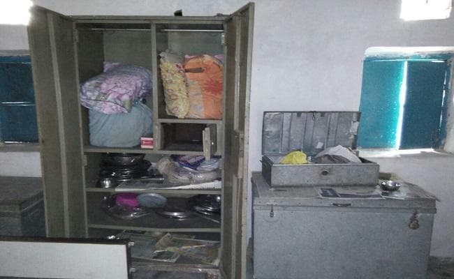 मधुबनी के तीन घरों में दस लाख का डाका