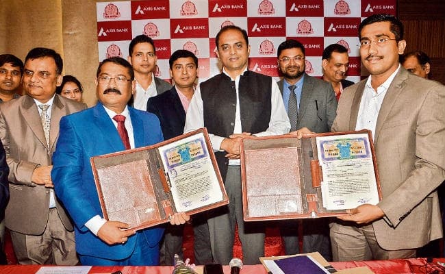 सुविधा ! आधार से जुड़ा है आपका एकाउंट, तो घर बैठे पंच कर जमा करें होल्डिंग टैक्स