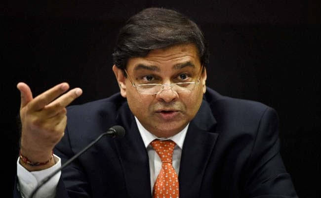 नोटबंदी : अर्थव्यवस्था की समीक्षा के लिए RBI के गर्वनर को बुलायेगी संसद की लोक लेखा समिति