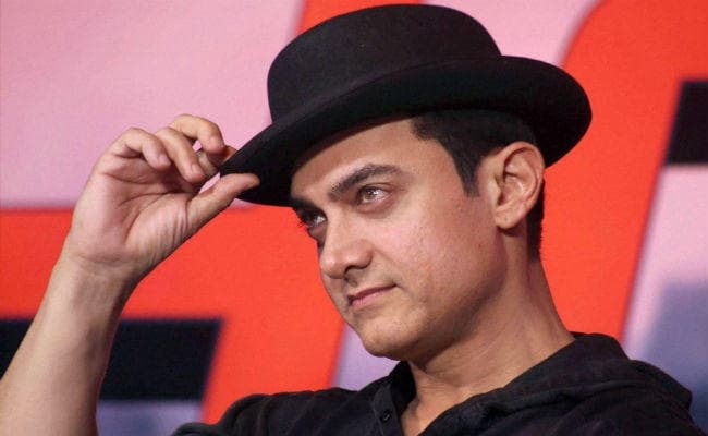 क्यों बोले आमिर,'' वैसे भी मैं खराब कपड़े पहनता हूं और मुझे...''