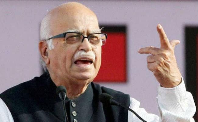 सदन नहीं चलने पर भड़के आडवाणी तो अनंत कुमार ने कराया शांत