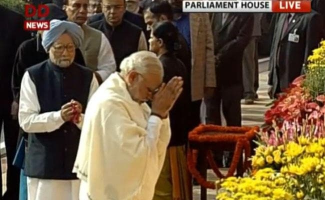 संसद हमले के 15 साल, प्रधानमंत्री मोदी सहित सभी सांसदों ने शहीदों को दी श्रद्धांजलि