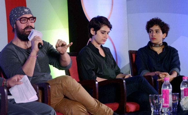 बिना किसी कट के सेंसर बोर्ड ने ''दंगल'' को दिखाई हरी झंडी