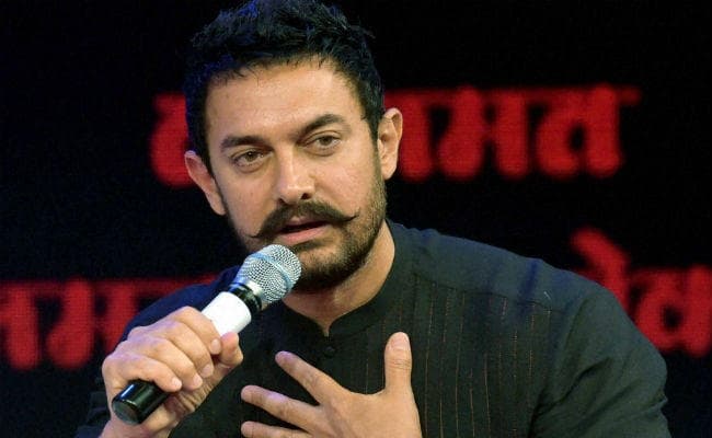 नोटबंदी पर सभी को प्रधानमंत्री नरेंद्र मोदी का समर्थन करना चाहिए : आमिर खान