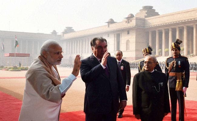 दिल्ली : ताजिकस्तान के राष्ट्रपति ने प्रधानमंत्री व राष्ट्रपति से मुलाकात