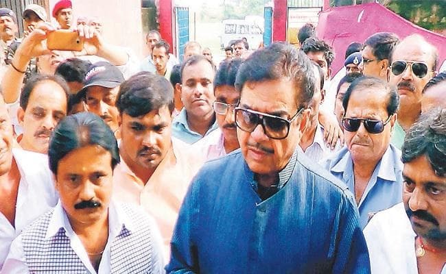 कांग्रेस मुक्त नहीं, तंबाकू मुक्त बने भारत : शत्रुघ्न सिन्हा