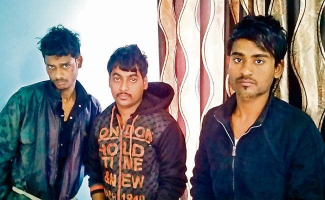 तीन चोरों ने डाकघर से चुराया था 5.85 लाख, 3.70 लाख बरामद