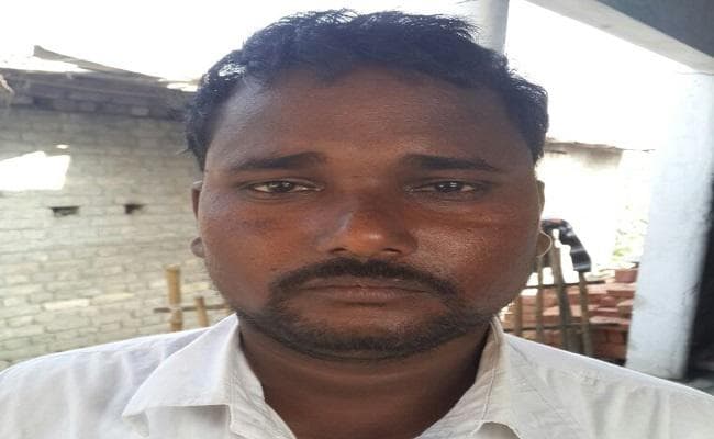 पंद्रह हजार रुपये प्रति माह कमाने वाले बेल्डर मिस्त्री के खाते में आये 1.16 करोड़