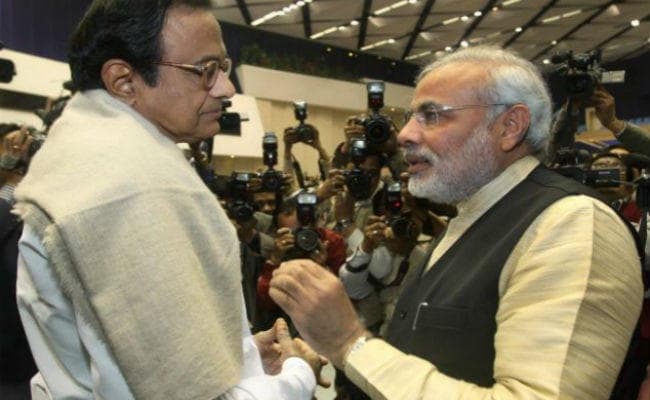 नोटबंदी : चिदंबरम ने मोदी पर साधा निशाना, कहा - इंदिरा की तरह भूल स्वीकार करें