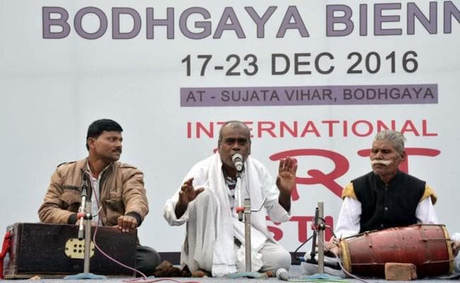 बोधगया के बिनाले में बिसुनदेव के लोकगीत ने मचाया धूम