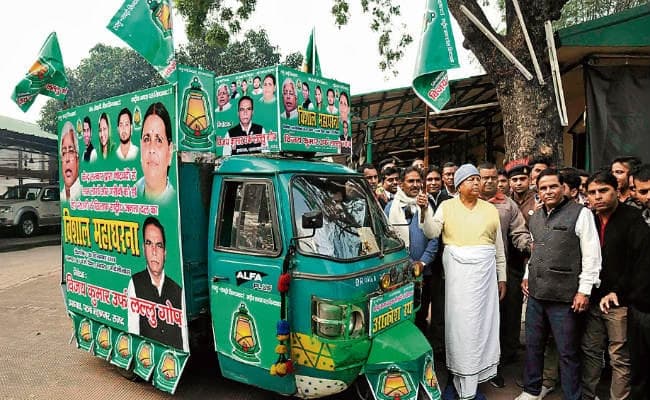 लालू का नोटबंदी पर प्रहार, कहा - अपना पसंदीदा चौराहा चुन लें पीएम मोदी