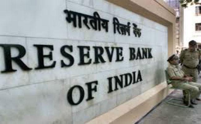 बैंकों का NPA 7.8 प्रतिशत से बढ़कर 9.1 प्रतिशत पहुंचा : RBI बैंकों का NPA 7.8 प्रतिशत से बढ़कर 9.1 प्रतिशत पहुंचा : RBI