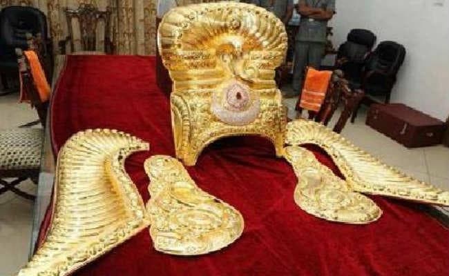 सोने- चांदी का मुकुट बनाने वाले कारोबारी के आवास पर आयकर विभाग का छापा