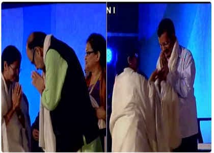 बंगाल इकोनॉमिक ग्लोबल समिट में साथ दिखे जेटली और केजरीवाल