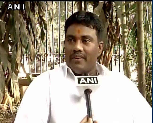 कांग्रेस का ''एकलव्य'', राहुल-सोनिया के लिए भगवान पर चढ़ा दी उंगली !