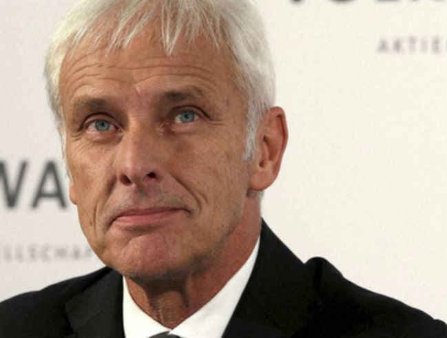 फॉक्सवैगन प्रमुख ने उत्सर्जन घोटाले पर मांगी माफी