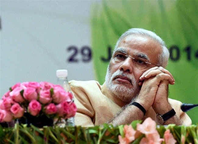 माहौल गरमाने के बाद सबनीस ने मोदी से माफी मांगी