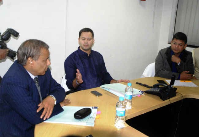 लालू के बचाव में उतरे तेजस्वी यादव, क्राइम के सवाल पर भड़के