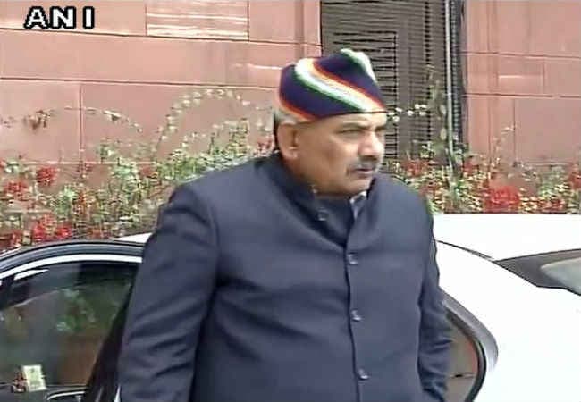 गृहमंत्री, रक्षामंत्री ने बैठक में की सुरक्षा की समीक्षा