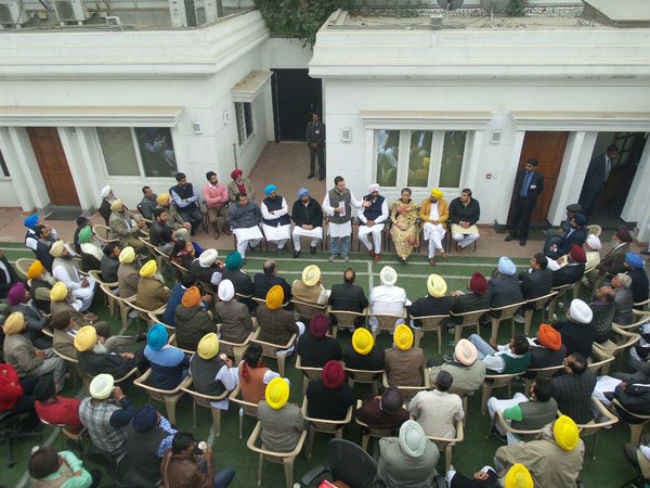 पंजाब के सीएम के भतीजे ने थामा कांग्रेस का दामन