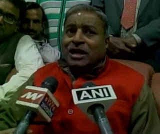 पूर्व भाजपा सांसद विनय कटियार हिरासत में, तनाव बढ़ा