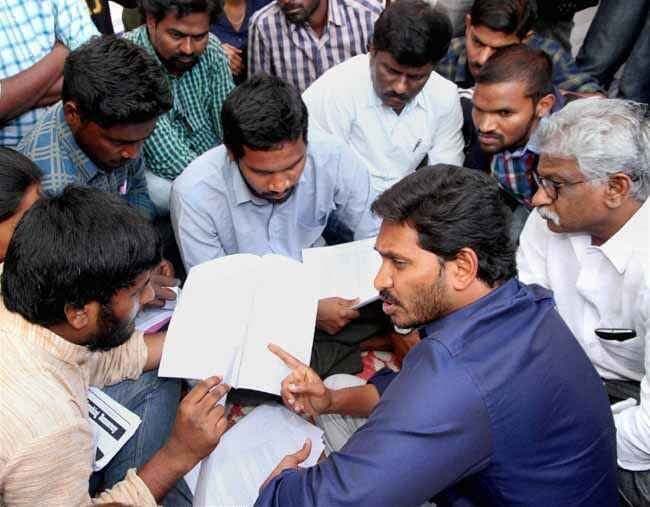 हैदराबाद विश्वविद्यालय ने रोहित वेमुला के साथ निलंबित हुए छात्रों का निलंबन वापस लिया