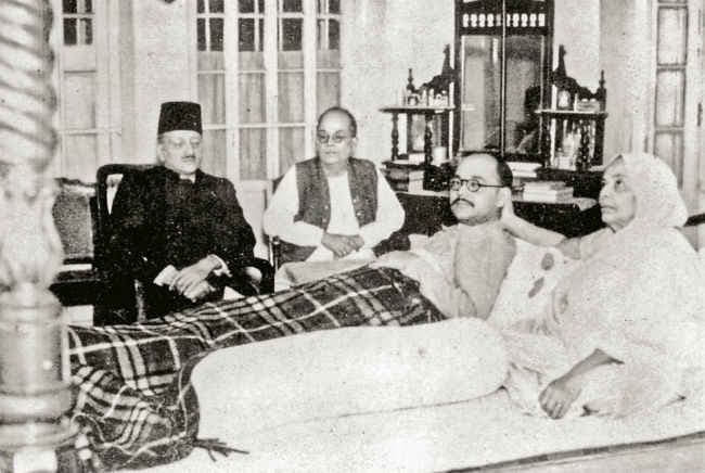 प्रधानमंत्री मोदी ने दी नेताजी सुभाष चंद्र बोस को श्रद्धांजलि
