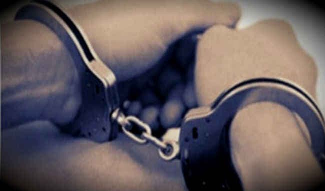 रक्षा प्रतिष्ठान की तस्वीर लेते हुए संदिग्ध बांग्लादेशी गिरफ्तार