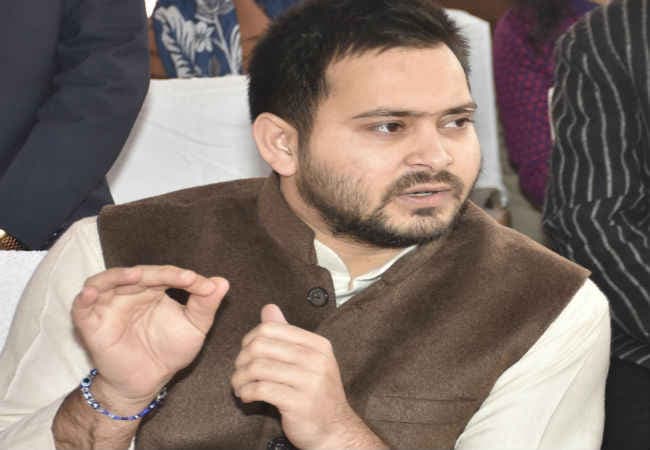 दरभंगा इंजीनियर डबल मर्डर केस : तेजस्वी बोले- कई आरोपियों के घरों की हो चुकी है कुर्की जब्ती