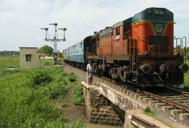 शक्तिपुंज, वनांचल में तोड़फोड़, पथराव