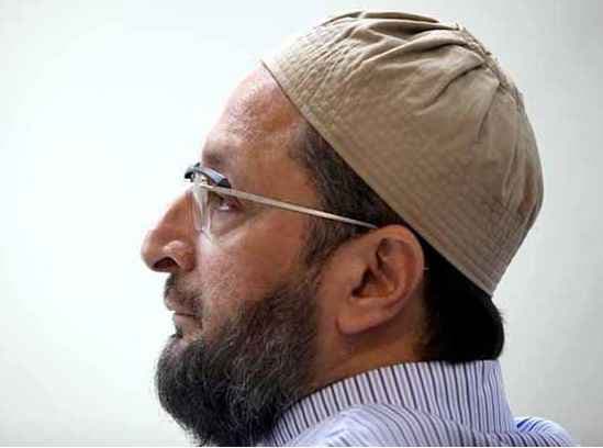 हमले के मामले में ओवैसी ने किया आत्मसमर्पण, जमानत मिली