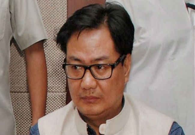 किरण रिजिजू के हेलीकॉप्टर की इमरजेंसी लैडिंग, सभी सुरक्षित