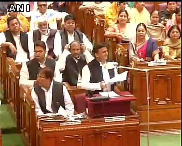 उत्तरप्रदेश बजट : चुनाव के मद्देनजर खेती-किसानी पर अखिलेश सरकार की बढ़ी मेहरबानी