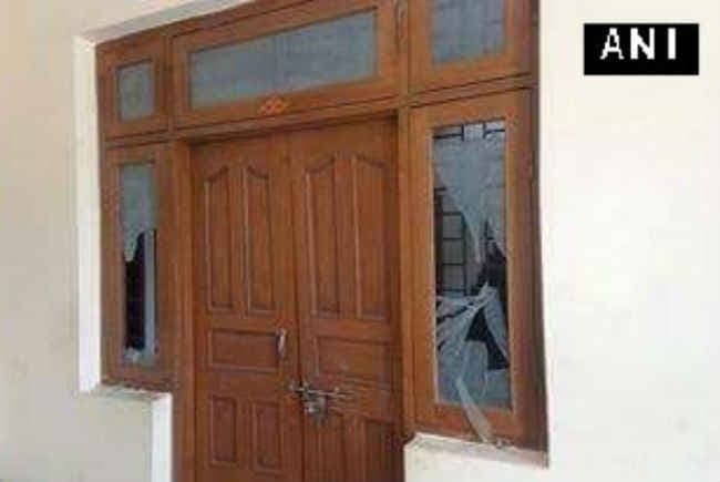 धार में आज RSS कार्यालय पर पथराव, शहर में तनाव