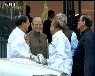 बजट सत्र पर पड़ सकती है जेएनयू विवाद की छाया, पीएम की सर्वदलीय बैठक में उठा मुद्दा