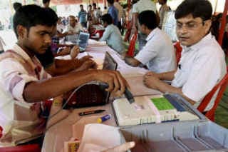 उपचुनाव परिणाम : एनडीए भारी, मुलायम-नीतीश को झटका