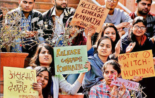 विचारों की लड़ाई हथियारों से न लड़ें