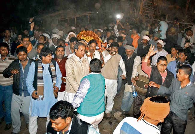 विशेश्वर ओझा हत्याकांड : मुख्य आरोपी पप्पु सिंह ने किया आरा कोर्ट में सरेंडर