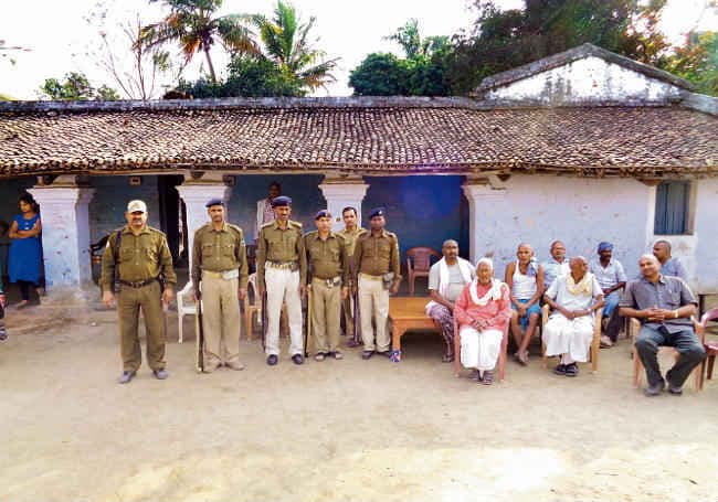 JNU मामला : कन्हैया के माता-पिता ने कहा, मेरे बेटे को आतंकी न कहिए, वह देशभक्त है