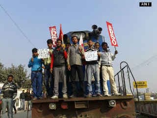 कन्हैया की रिहाई पर बवाल : बिहार में रोकी गई ट्रेन