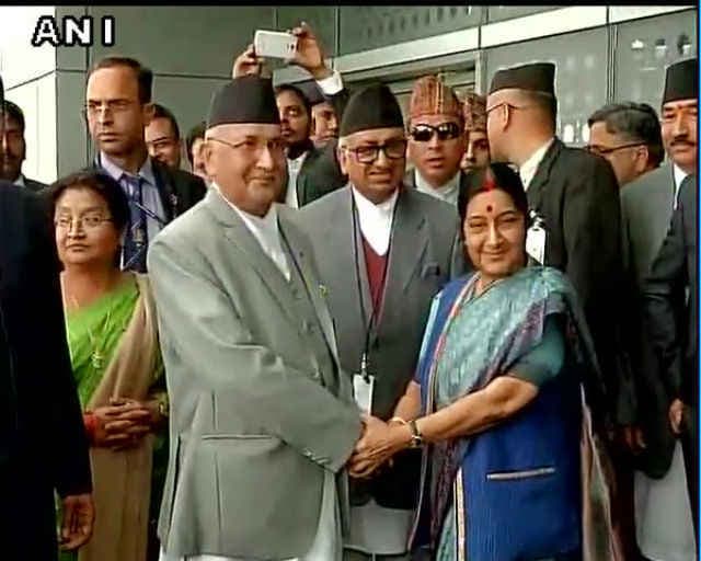 नेपाल के प्रधानमंत्री के पी शर्मा ओली भारत पहुंचे