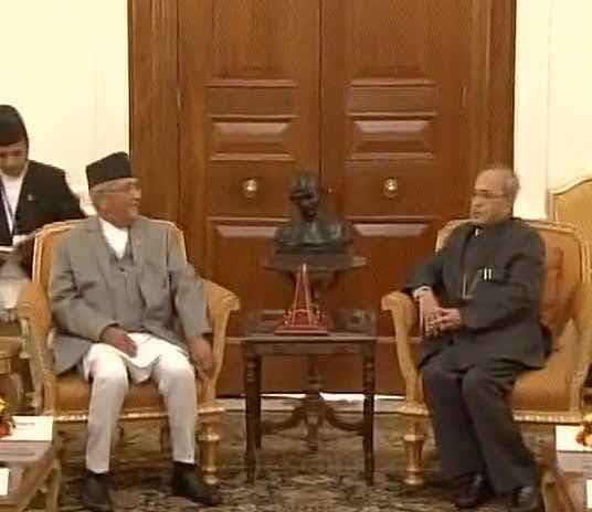 नेपाल के प्रधानमंत्री केपी शर्मा ओली ने राष्ट्रपति प्रणब मुखर्जी से की मुलाकात