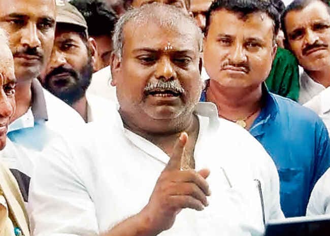 नाबालिग से दुष्कर्म मामला : राजबल्लभ के खिलाफ कुर्की की अर्जी खारिज