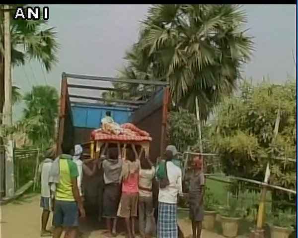 फरार MLA के घर पहुंची पुलिस, कुर्की-जब्ती शुरू, मौके पर 10 डीएसपी और 400 पुलिसकर्मी