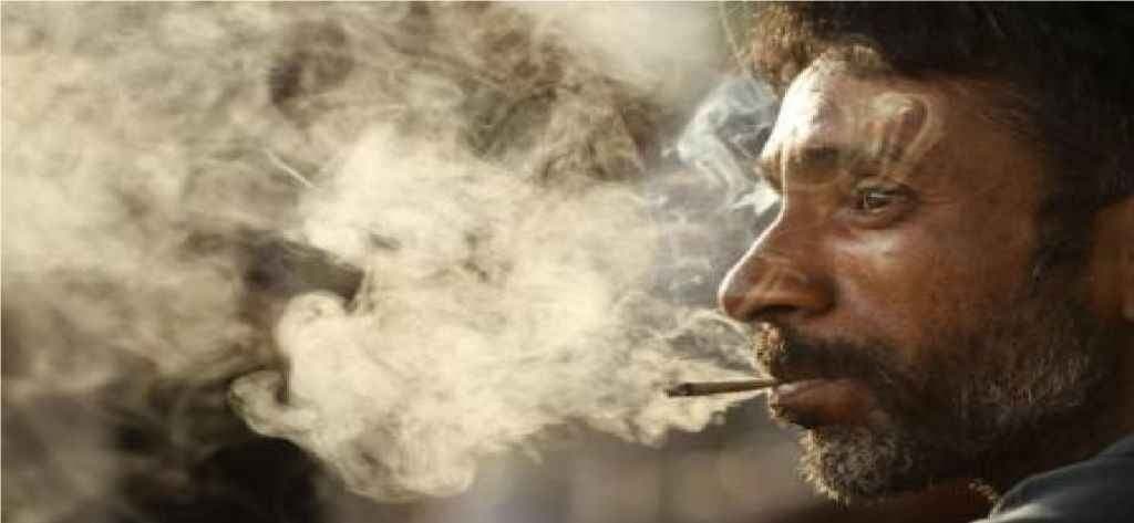 भारतीय पुरुषों में तेज़ी से बढ़ रही है ''धूम्रपान की लत''