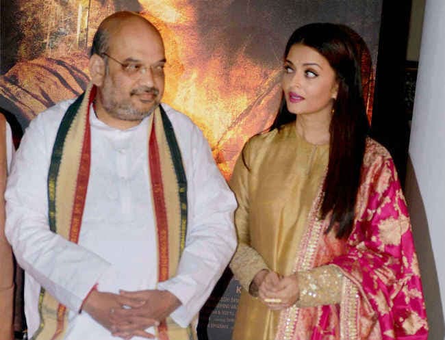 PHOTOS : ‘सरबजीत” का पहला पोस्टर जारी, अमित शाह और गडकरी भी थे मौजूद