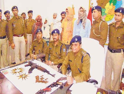 बरात में एक-47 लेकर पहुंचा कुख्यात अपराधी, फिर क्या हुआ ?