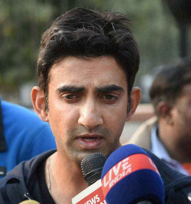 धौनी के खिलाफ गंभीर ने उगली आग !