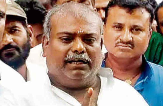 नाबालिग छात्रा से दुष्कर्म मामला : RJD MLA राजबल्लभ की आठ अचल संपत्ति भी होगी कुर्क